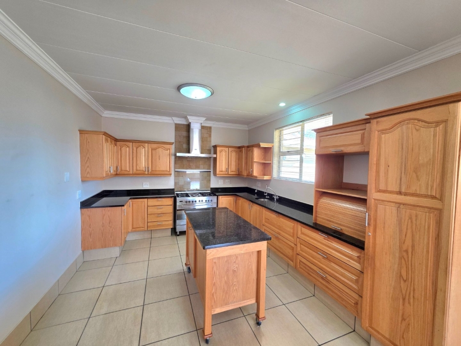 5 Bedroom Property for Sale in Eureka Free State
